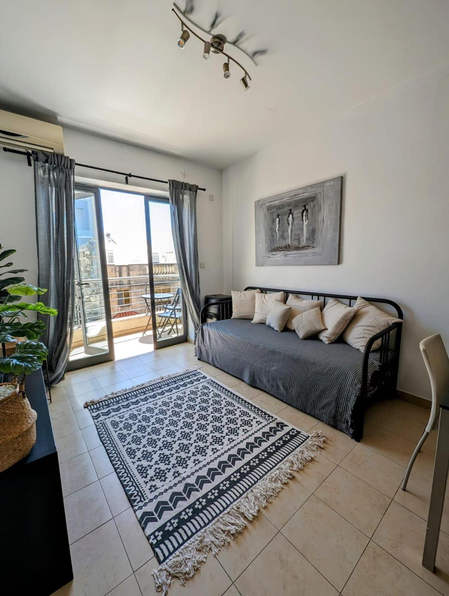 Porto By Shmoo Apartment *